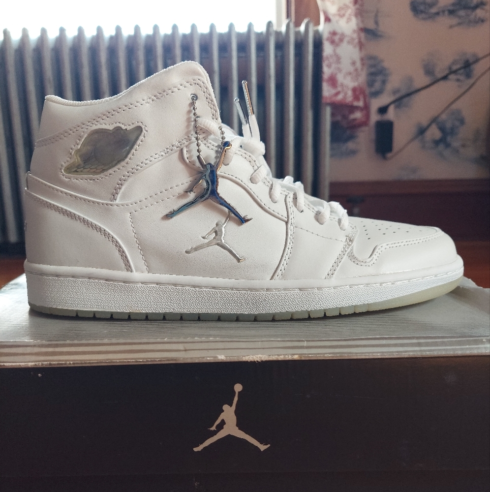 Air Jordan Retro 1 '02